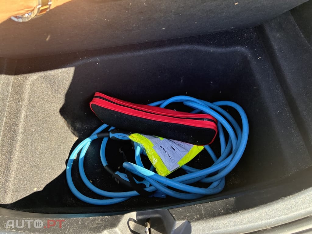 Tesla Model 3 Long Range RWD Business — fotografia 13