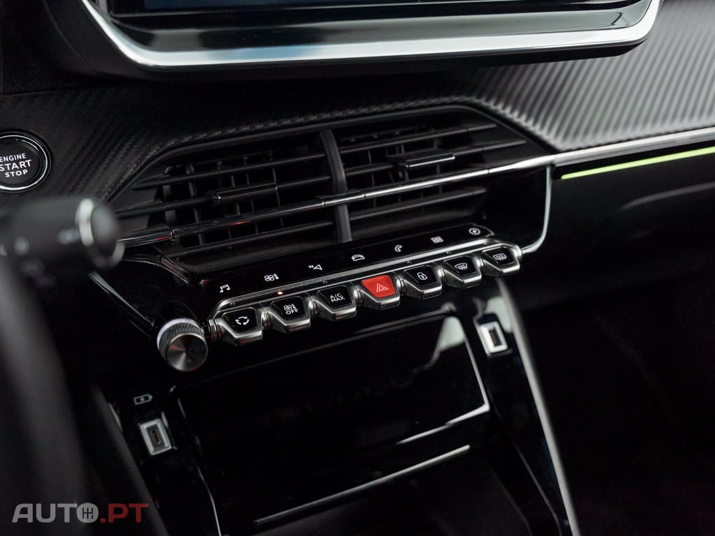 Peugeot E-2008 50 kWh GT