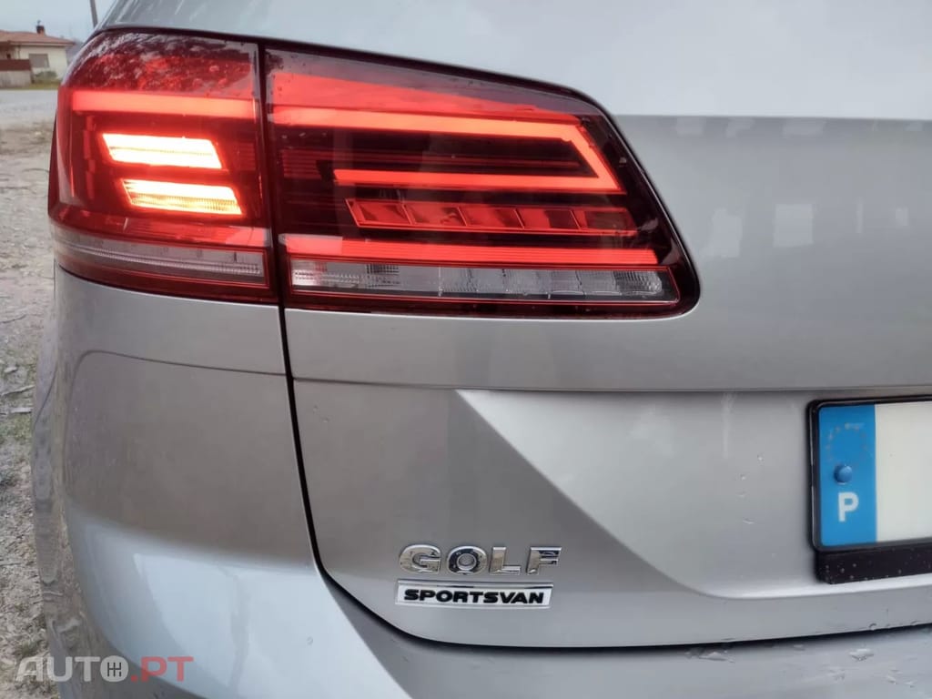 Volkswagen Golf 1.6 TDI Confortline — fotografia 13