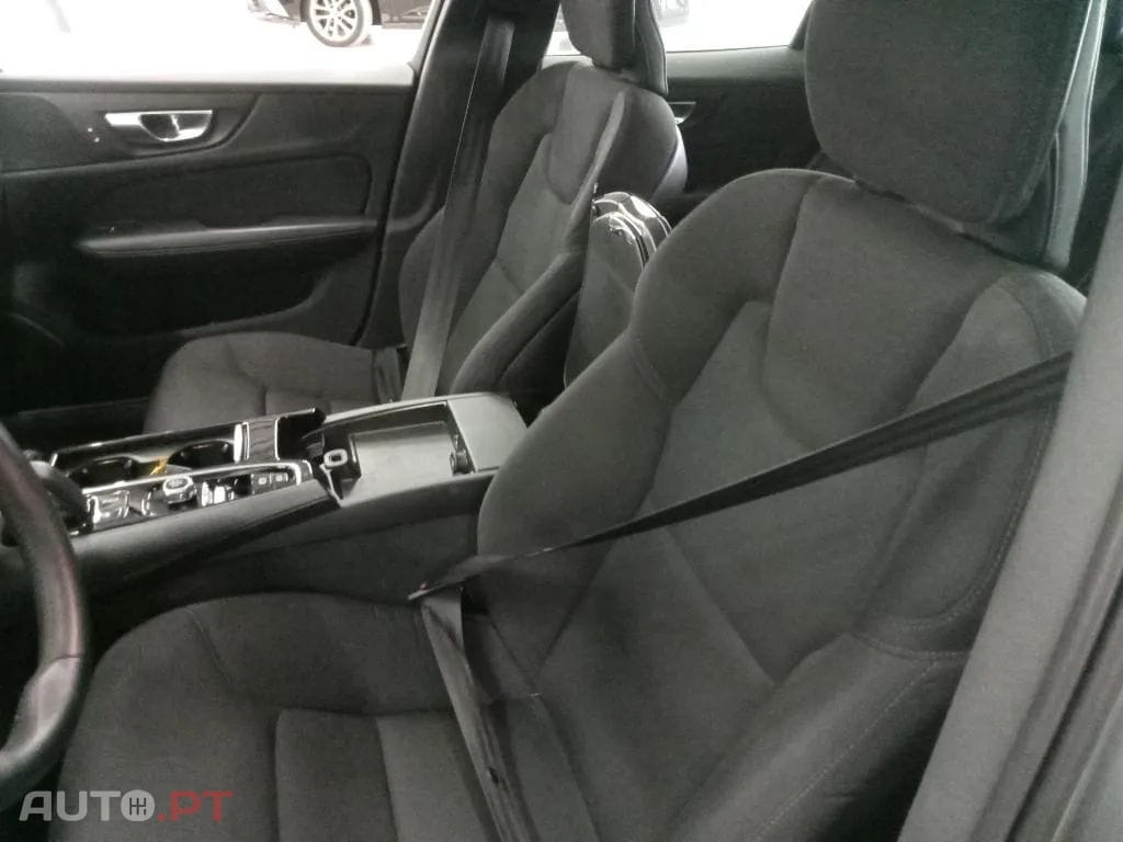 Volvo V60 2.0 T8 AWD TE Momentum