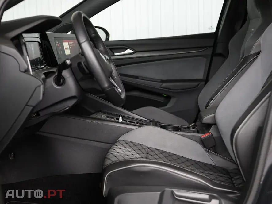 Volkswagen Golf 1.5 eTSI OPF DSG R-Line