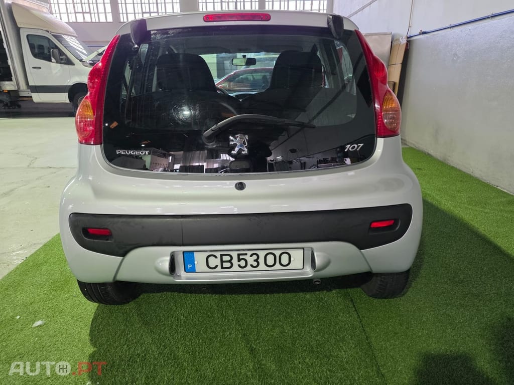 Peugeot 107 1.0 Trendy 2 Tronic