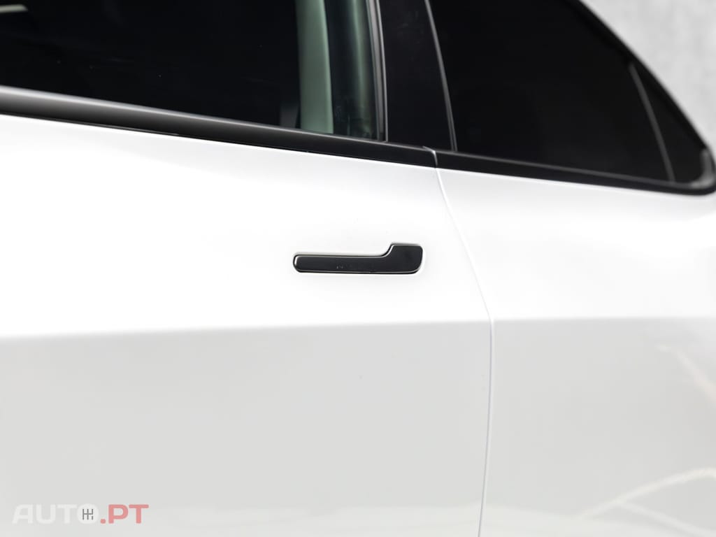 Tesla Model 3 Long-Range Dual Motor AWD
