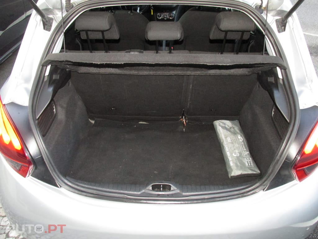 Peugeot 208 1.6 BlueHDi Style