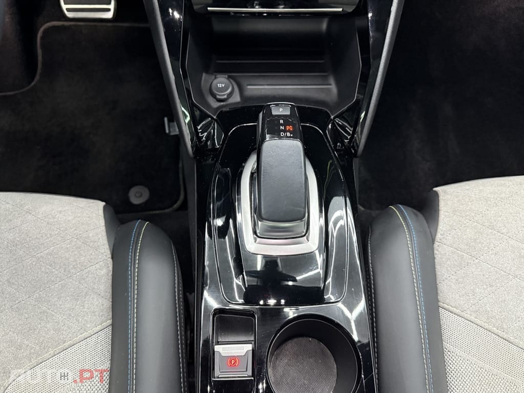 Peugeot E-2008 50 kWh GT