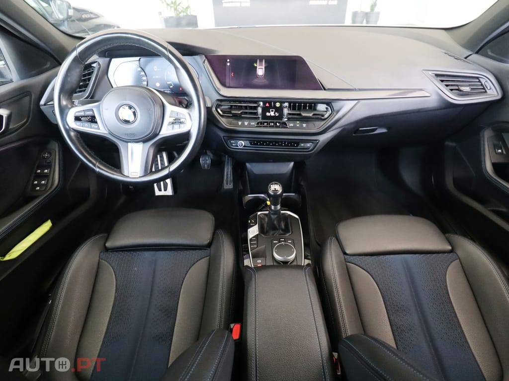 BMW 116 d Pack Desportivo M — fotografia 8