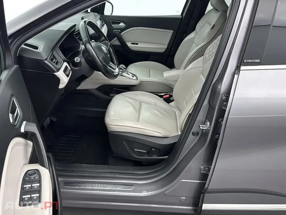 Renault Captur 1.6 E-Tech Plug-In Initiale Paris