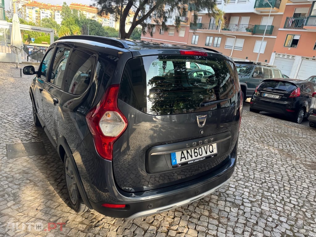 Dacia Lodgy 1.5 Blue dCi Stepway 7L