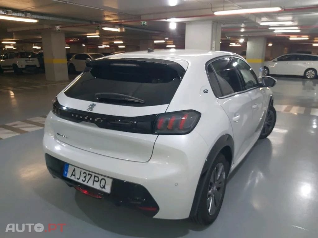 Peugeot E-208 50 kWh Allure