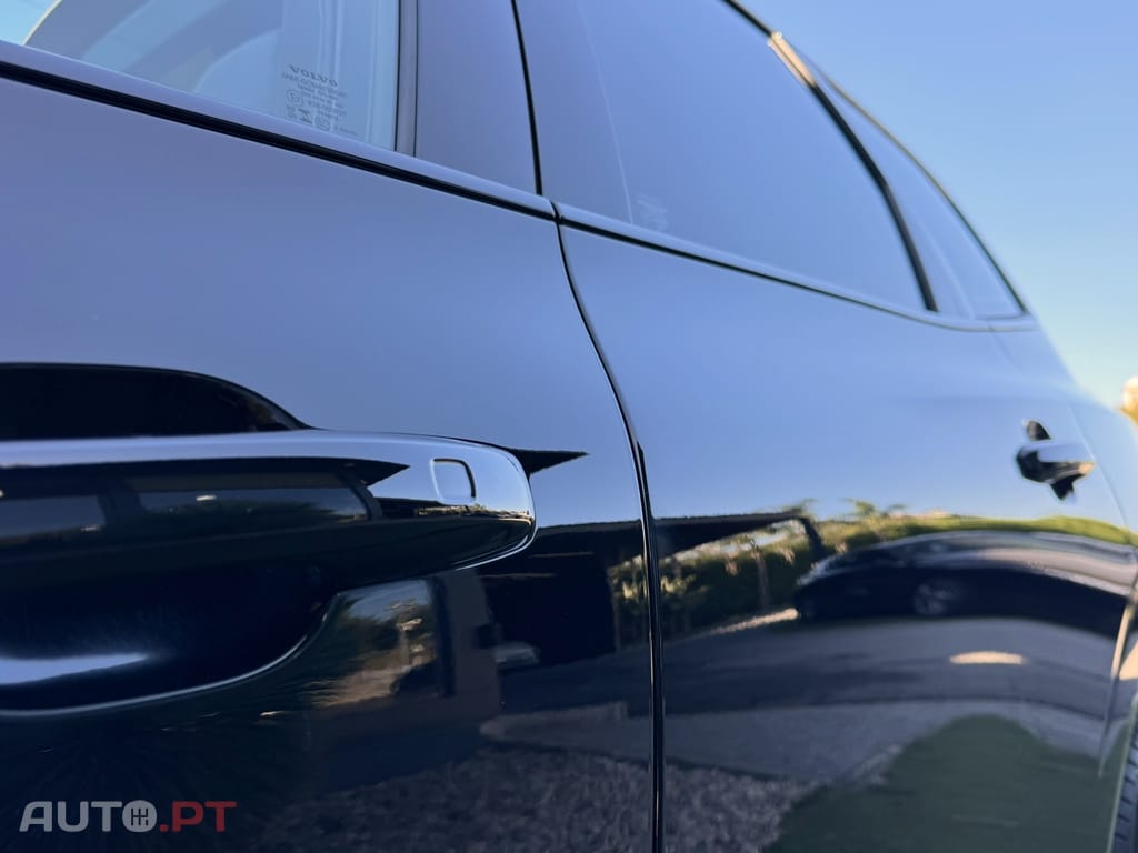 Volvo XC60 2.0 T6 PHEV Black Edition AWD