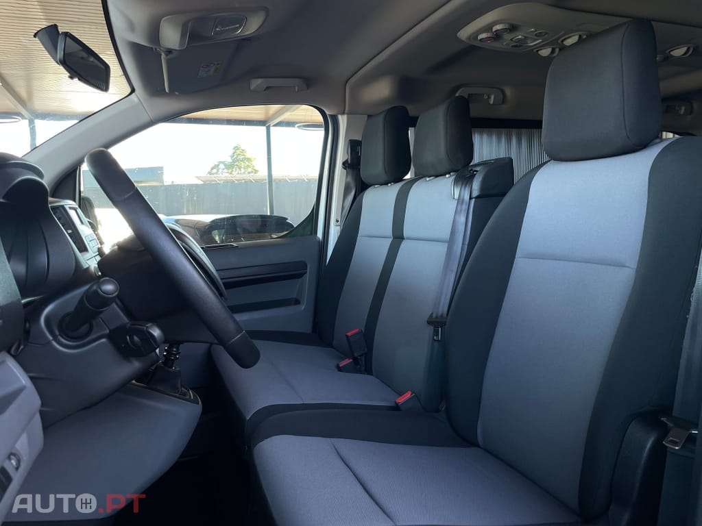 Peugeot Traveller 1.5 BlueHDi L2H1 Active Standard