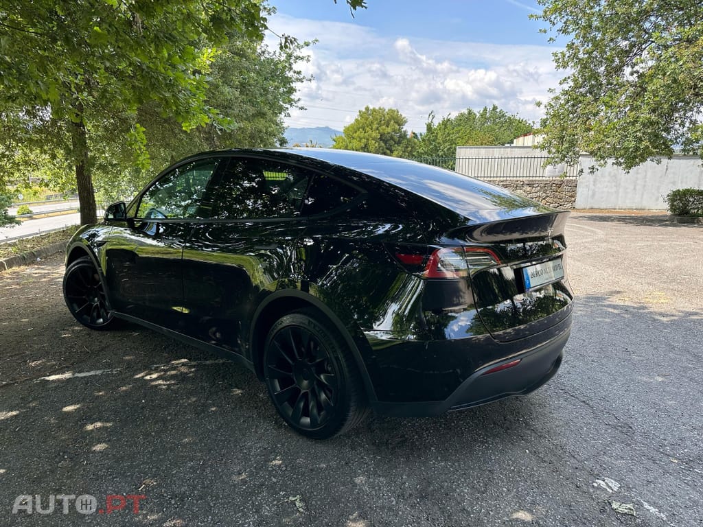 Tesla Model Y Long Range Tração Integral