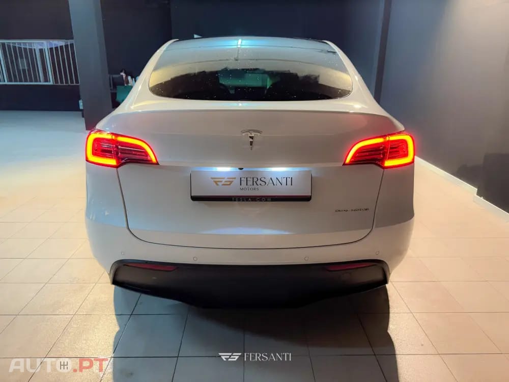 Tesla Model Y Long Range Dual Motor AWD