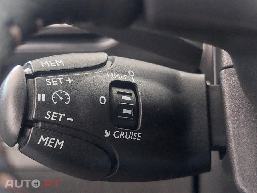 Peugeot 3008 1.5 BlueHDi Active