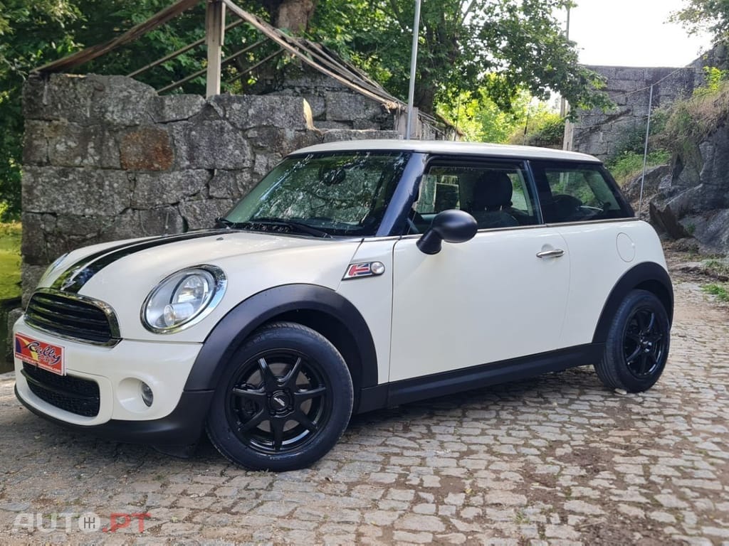 MINI Cooper Cooper D
