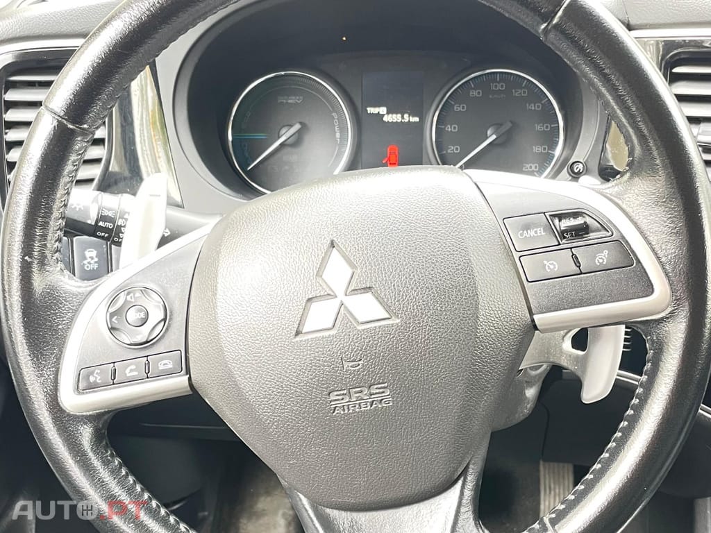 Mitsubishi Outlander PHEV Instyle Diamond 4WD