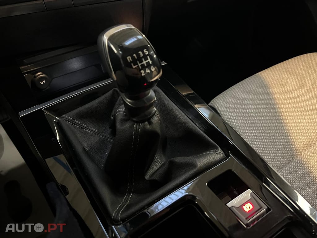 Opel Astra 1.2 T Elegance