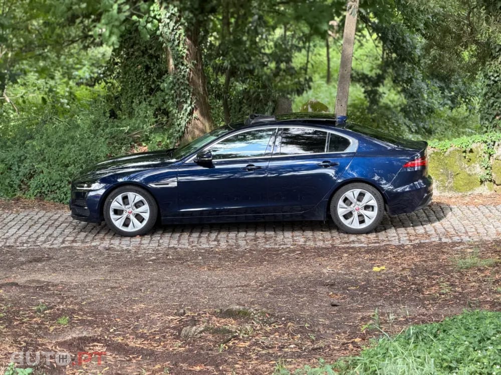 Jaguar XE 2.0 D R-Dynamic S