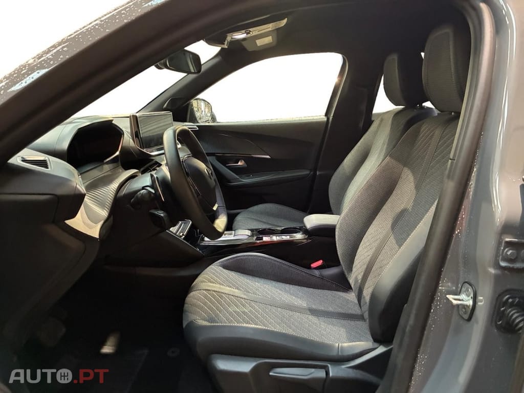 Peugeot 2008 1.2 Hybrid Allure e-DCS6