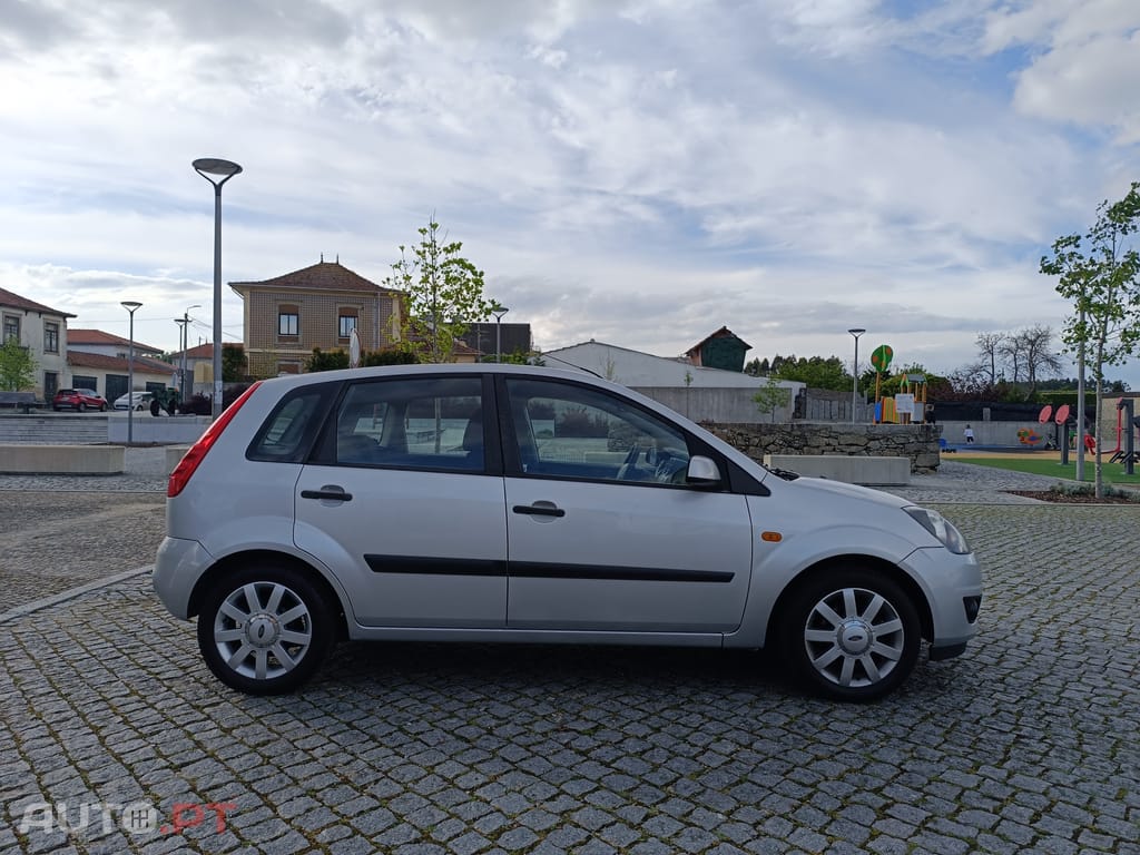 Ford Fiesta 1.25 First Edition - Um dono