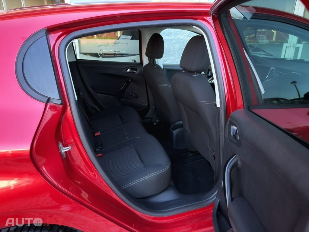 Peugeot 208 1.2 PureTech Style