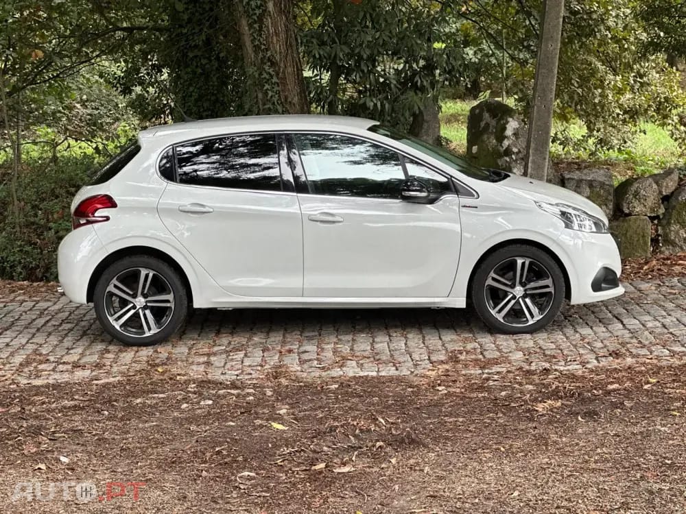 Peugeot 208 1.2 PureTech GT Line