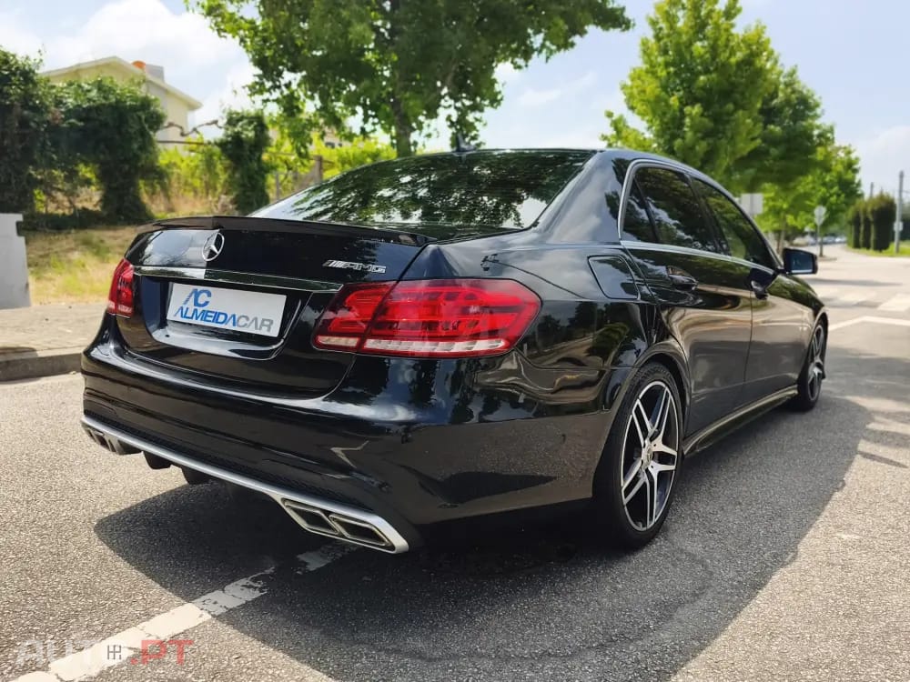 Mercedes-Benz E 220 CDI DPF BlueEFFICIENCY 7G-TRONIC Avantgarde