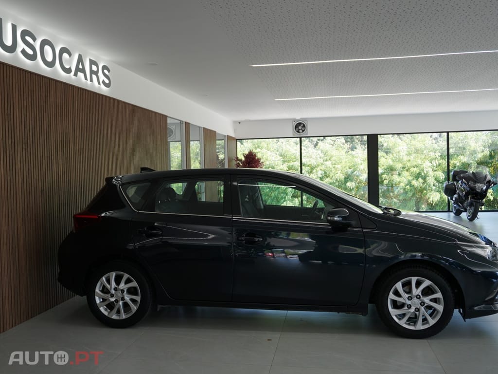Toyota Auris 1.2 Turbo Design Edition