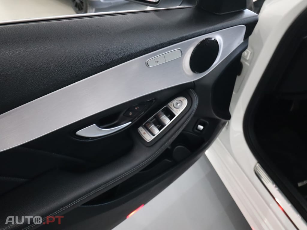 Mercedes-Benz C 300 de AMG Line