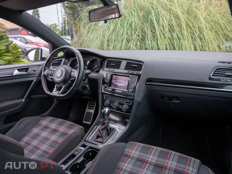 Volkswagen Golf GTI TCR 2.0 TSI OPF DSG