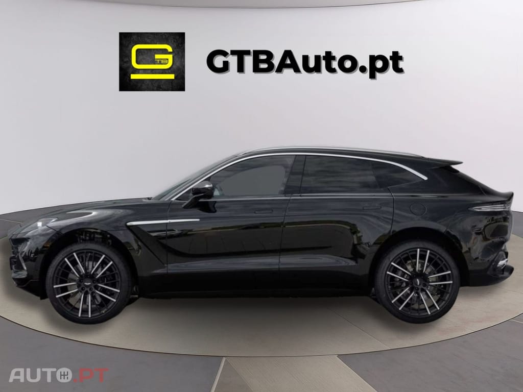 Aston Martin DBX V8