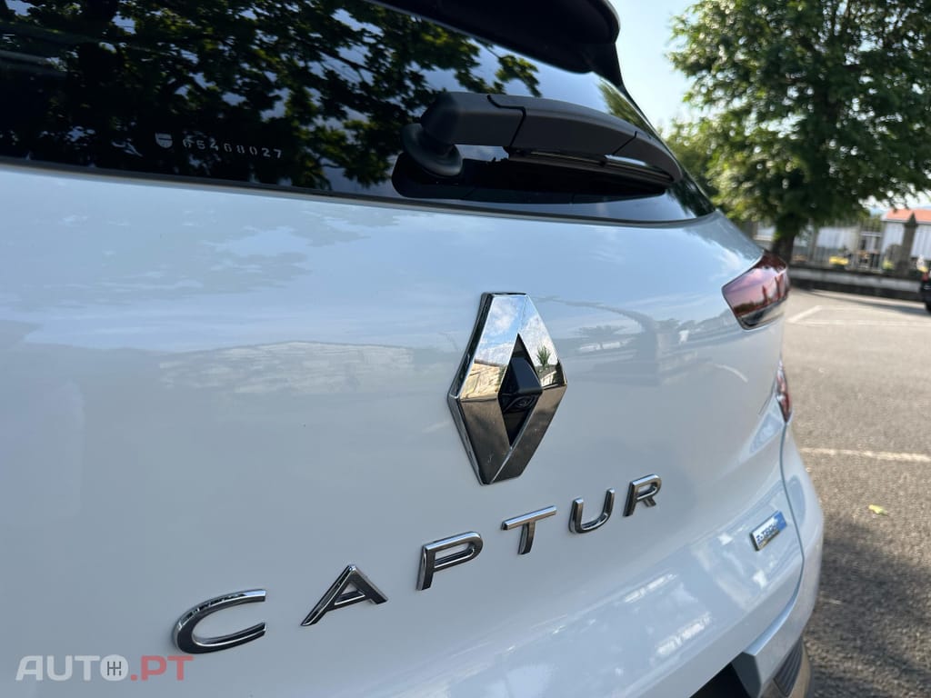Renault Captur 1.6 E-Tech Plug-In Initiale Paris