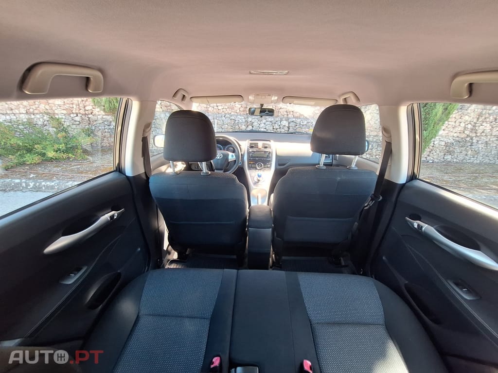 Toyota Auris 1.8 HSD P.Te.+JLL17