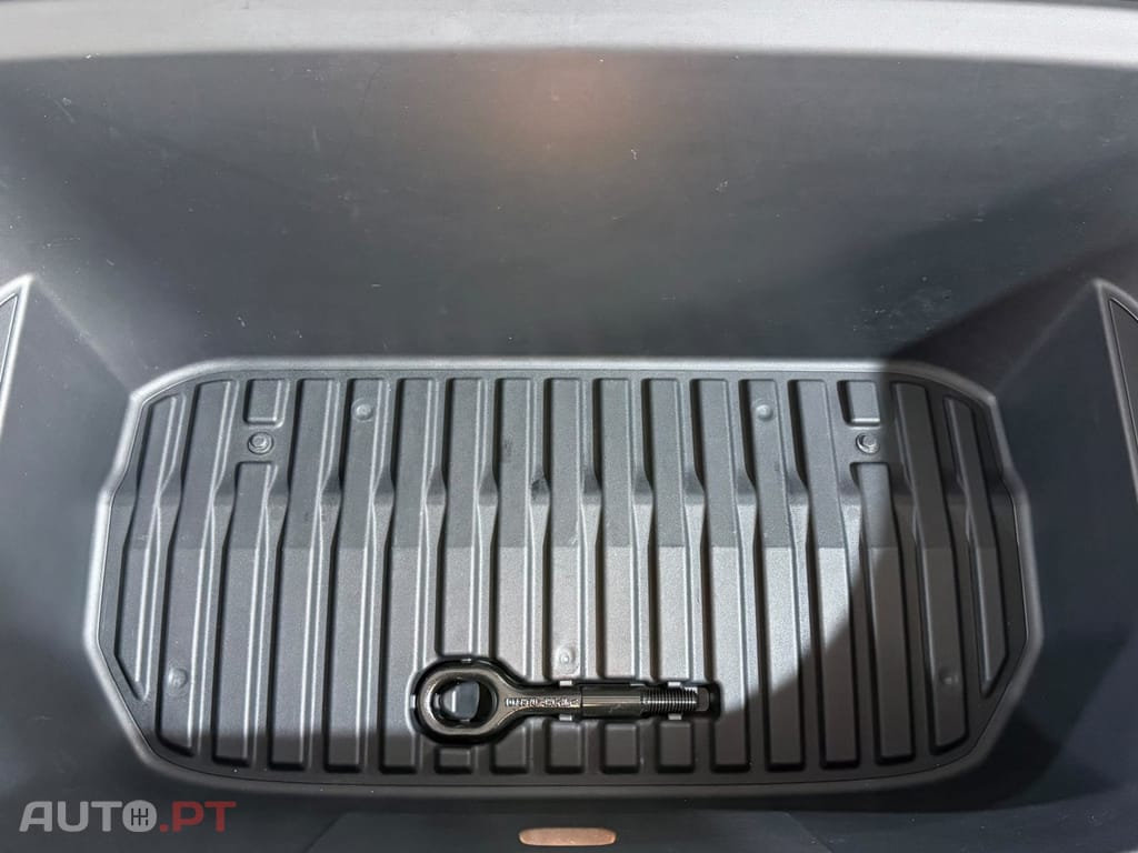Tesla Model Y Long Range Dual Motor AWD