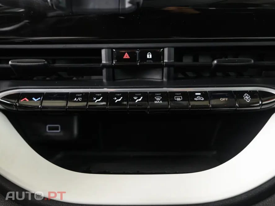 Fiat 500e Action