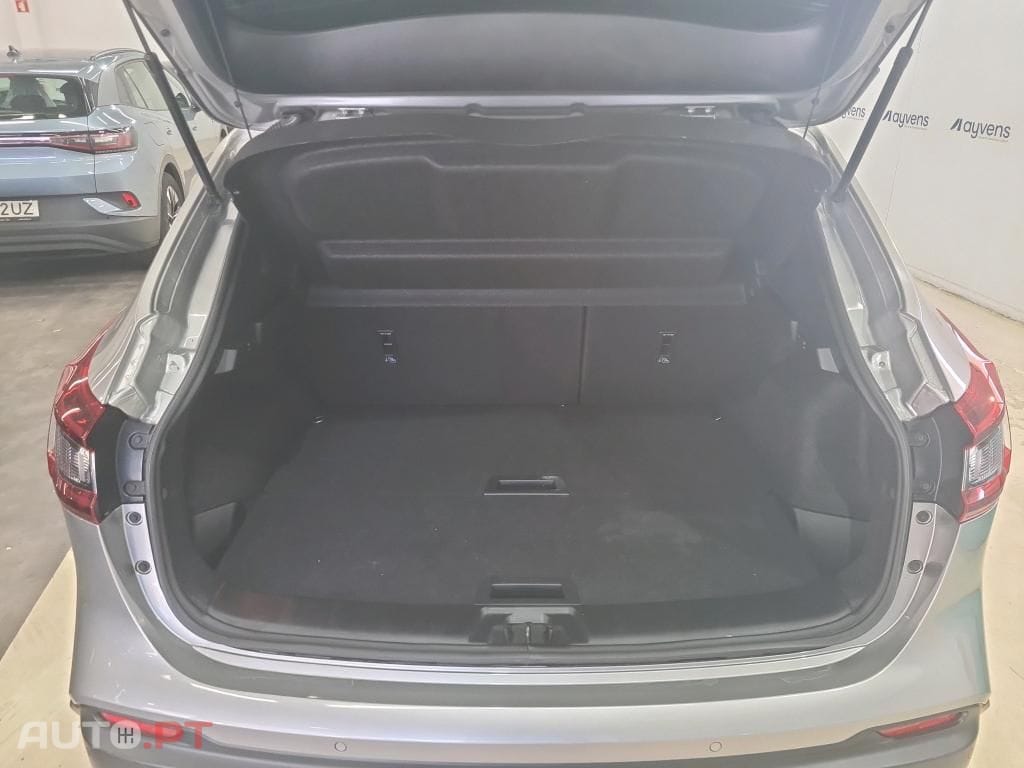 Nissan Qashqai 1.5 dCi N-Connecta J18