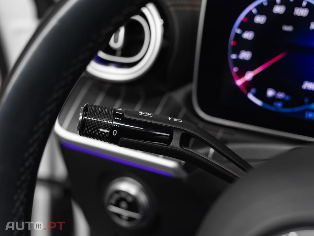 Mercedes-Benz C 300 e 9G-TRONIC AMG Line