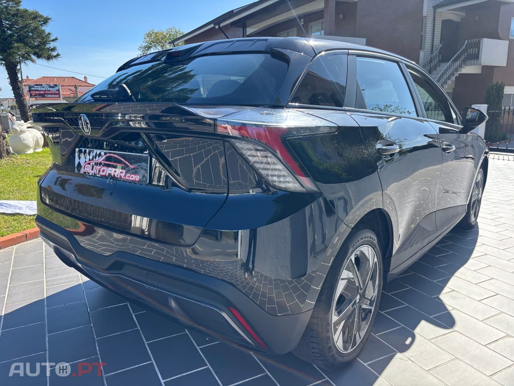 MG MG4 64 kWh Luxury