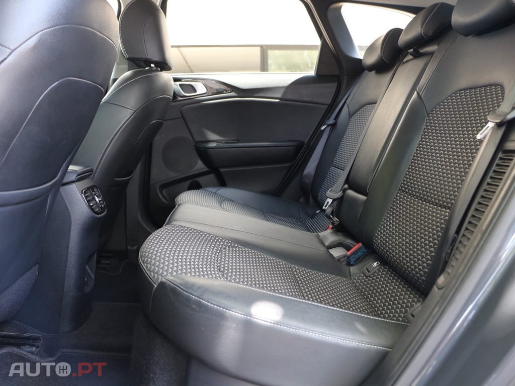 Kia Ceed SW 1.6 GDi PHEV Tech 6DCT