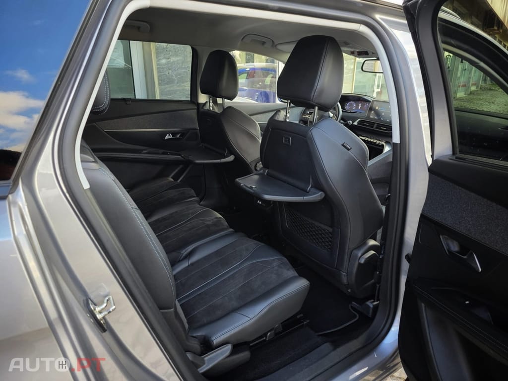 Peugeot 5008 PureTech 130 Crossway