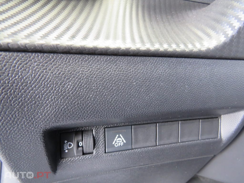 Peugeot E-2008 Allure Pack 100
