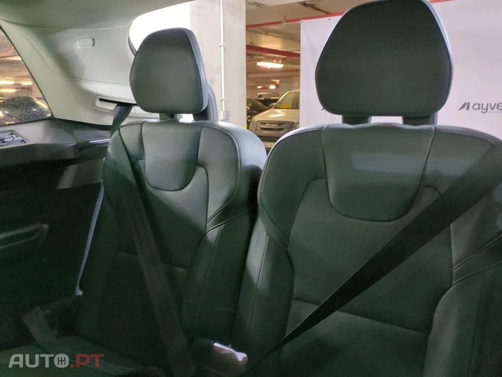 Volvo XC90 2.0 T8 PHEV Momentum Plus AWD
