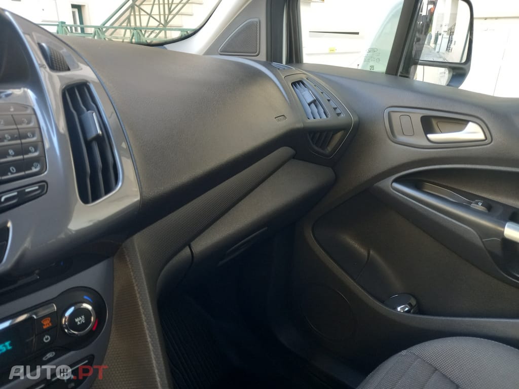Ford Tourneo Connect Titanium