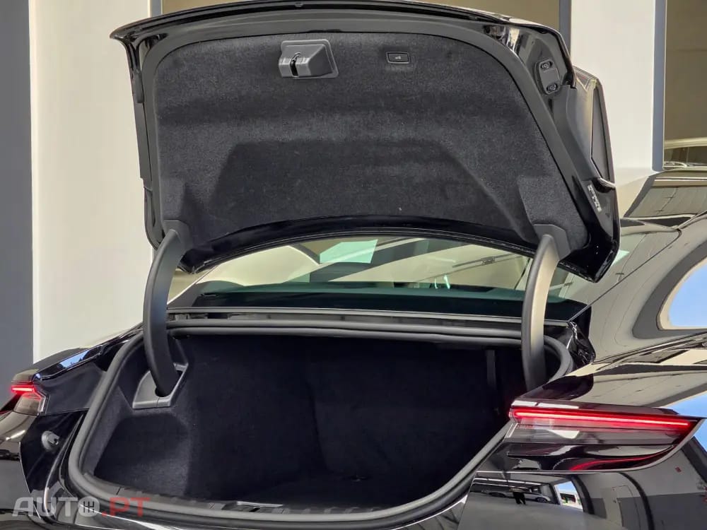 Porsche Taycan 4