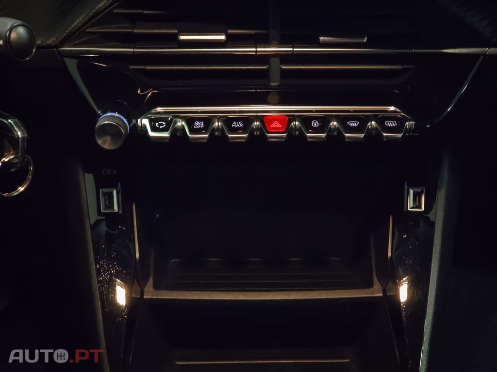 Peugeot 2008 1.2 PureTech Active Pack EAT8