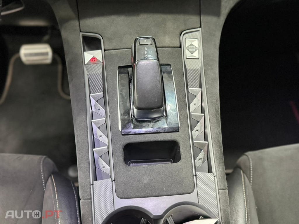 DS DS7 Crossback E-Tense Performance Line EAT8
