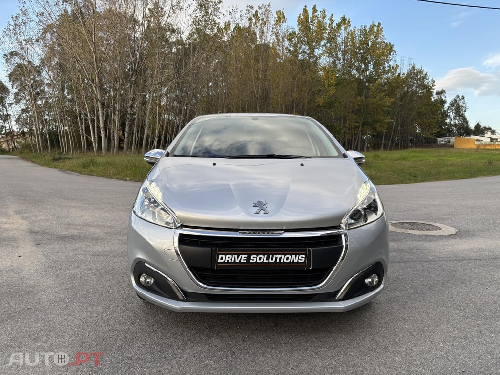 Peugeot 208 1.2 STYLE GPS