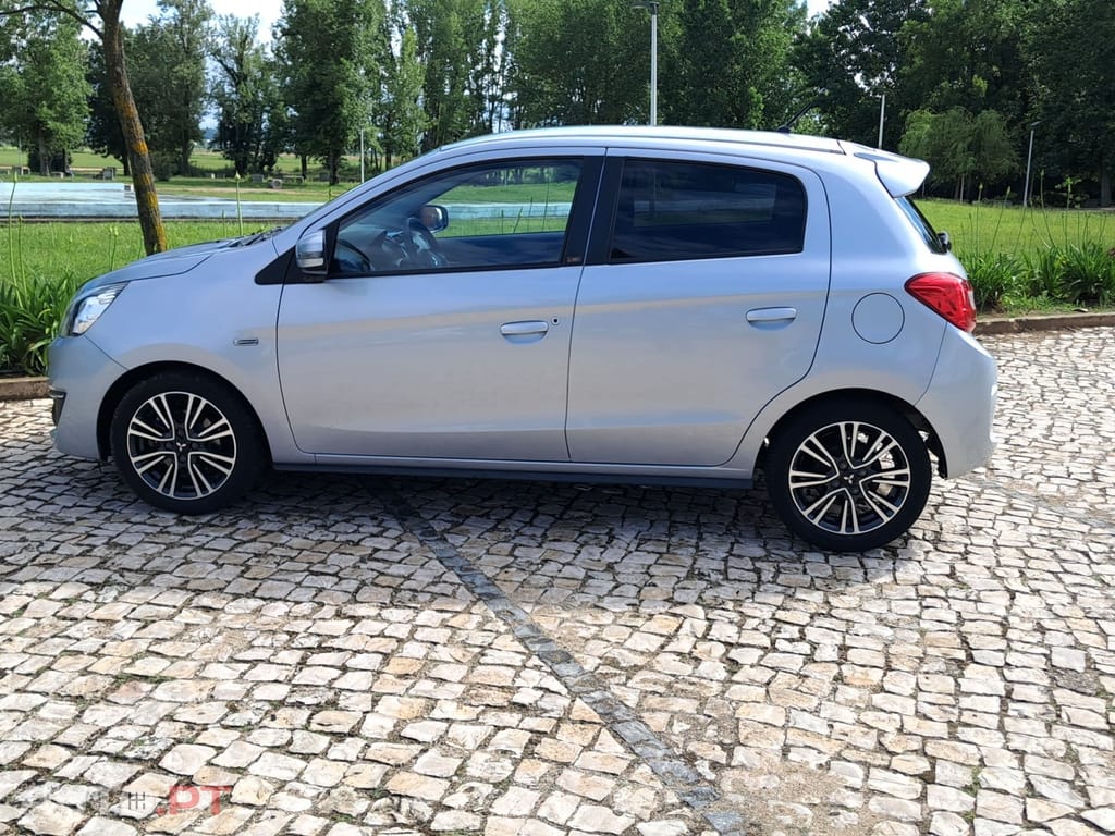 Mitsubishi Space Star 1.2 Intense Connect Edition
