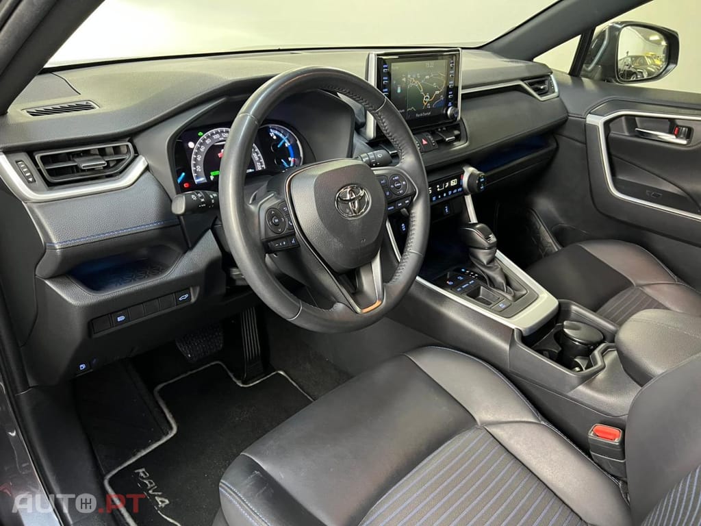 Toyota RAV4 2.5 Hybrid D. Force SQUARE Collectio 4x2