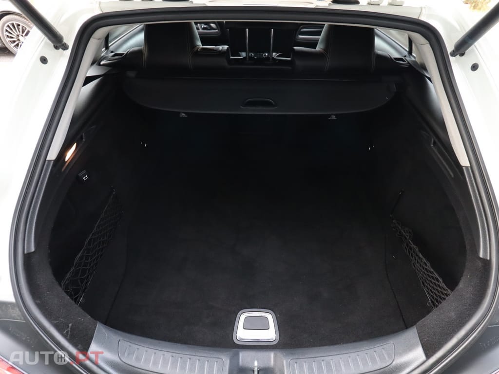 Mercedes-Benz CLA 180 d 7G-DCT Urban